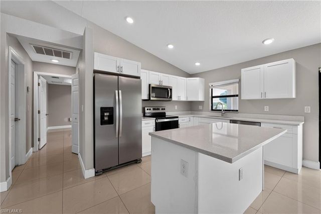 2712 15th ST SW, Lehigh Acres, FL 33976