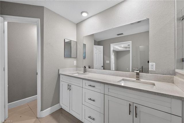 2712 15th ST SW, Lehigh Acres, FL 33976