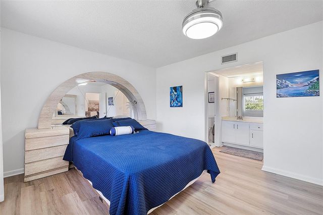 7847 Golf Circle Drive 211, Margate, FL 33063