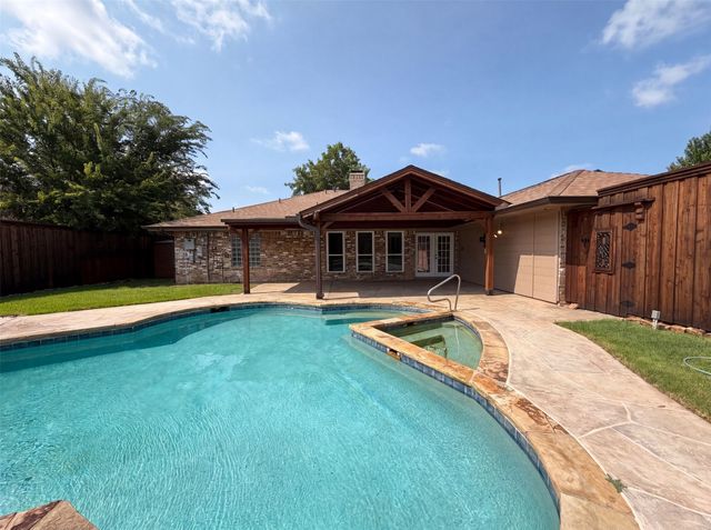 1533 Parkside Trail, Lewisville, TX 75077