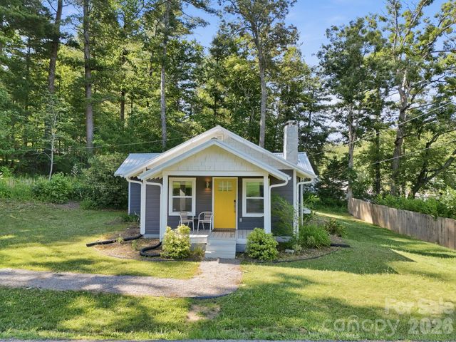 15 Old Fort Road, Fairview, NC 28730