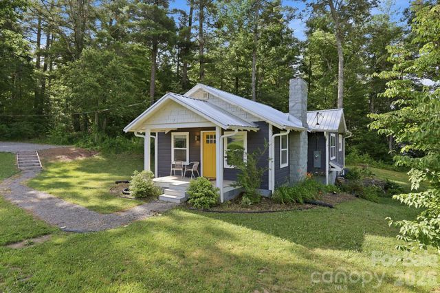15 Old Fort Road, Fairview, NC 28730