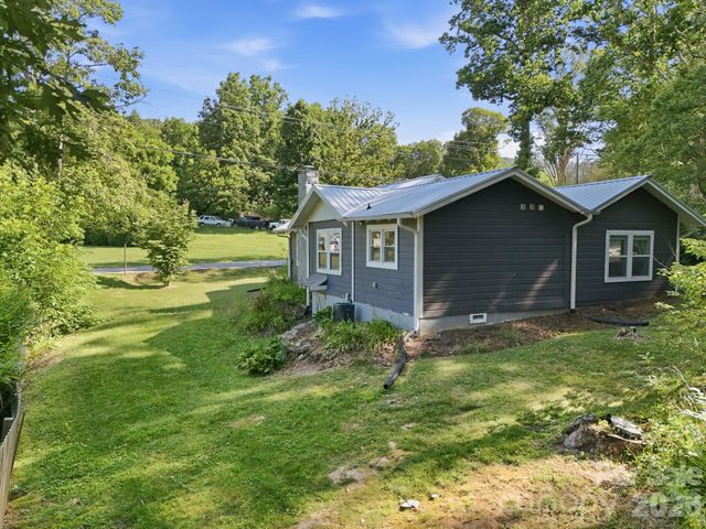 15 Old Fort Road, Fairview, NC 28730