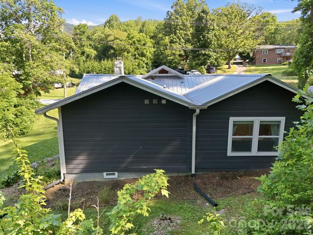15 Old Fort Road, Fairview, NC 28730