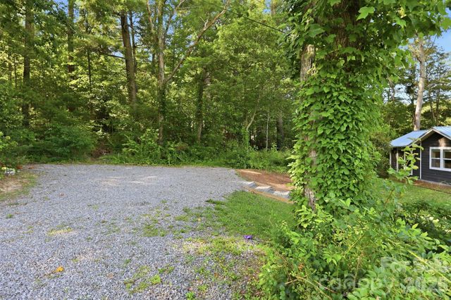 15 Old Fort Road, Fairview, NC 28730