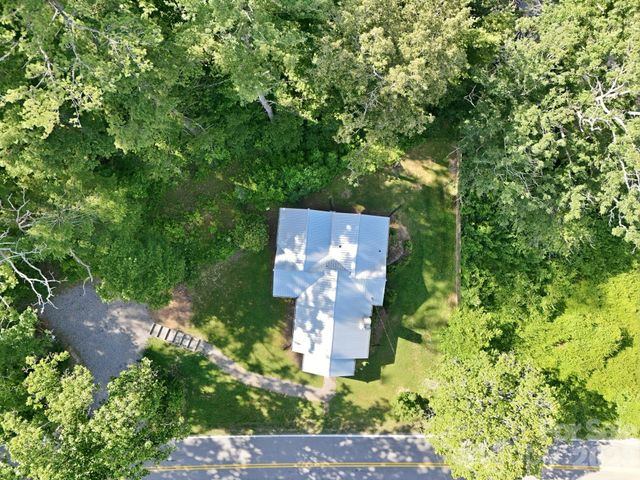 15 Old Fort Road, Fairview, NC 28730