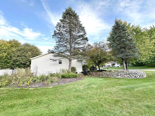 5702 MARY LANE, Weston, WI 54476