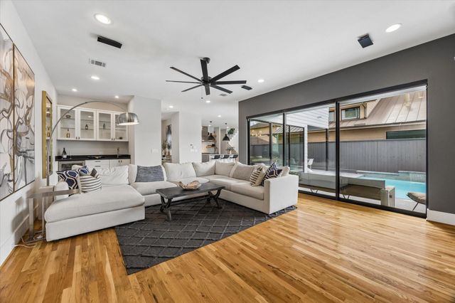 2705 Julian Street, Houston, TX 77009