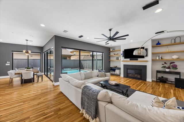 2705 Julian Street, Houston, TX 77009