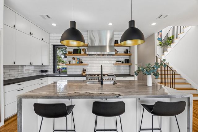 2705 Julian Street, Houston, TX 77009