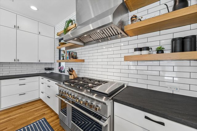 2705 Julian Street, Houston, TX 77009