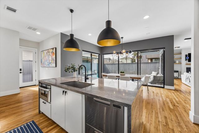 2705 Julian Street, Houston, TX 77009