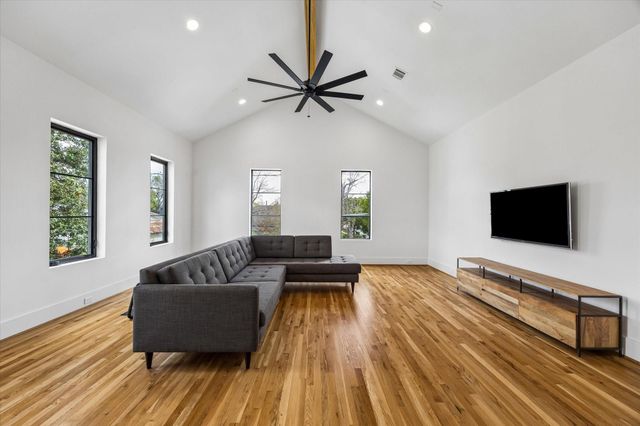 2705 Julian Street, Houston, TX 77009