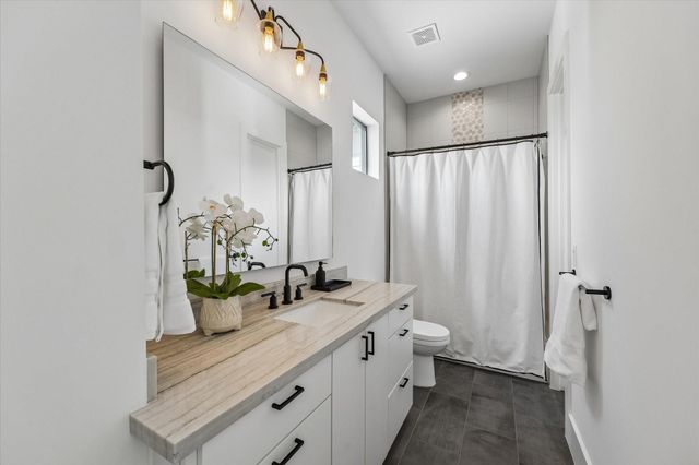 2705 Julian Street, Houston, TX 77009