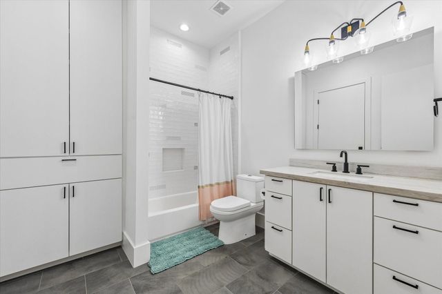 2705 Julian Street, Houston, TX 77009