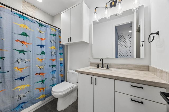 2705 Julian Street, Houston, TX 77009