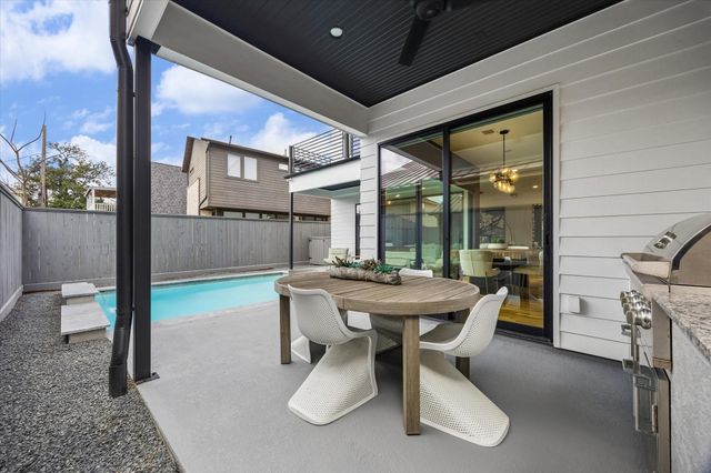 2705 Julian Street, Houston, TX 77009