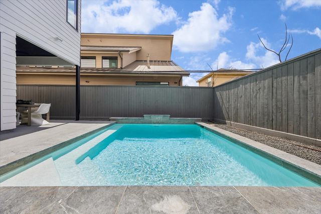 2705 Julian Street, Houston, TX 77009