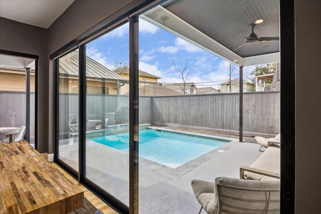 2705 Julian Street, Houston, TX 77009