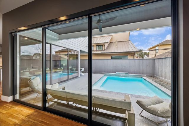 2705 Julian Street, Houston, TX 77009