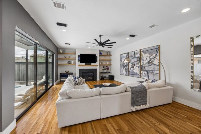 2705 Julian Street, Houston, TX 77009