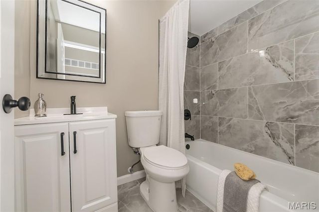 27 Lennox Terrace, Maryland Heights, MO 63043