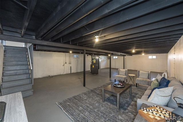 27 Lennox Terrace, Maryland Heights, MO 63043