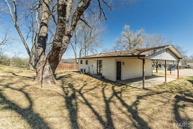 27 Lennox Terrace, Maryland Heights, MO 63043