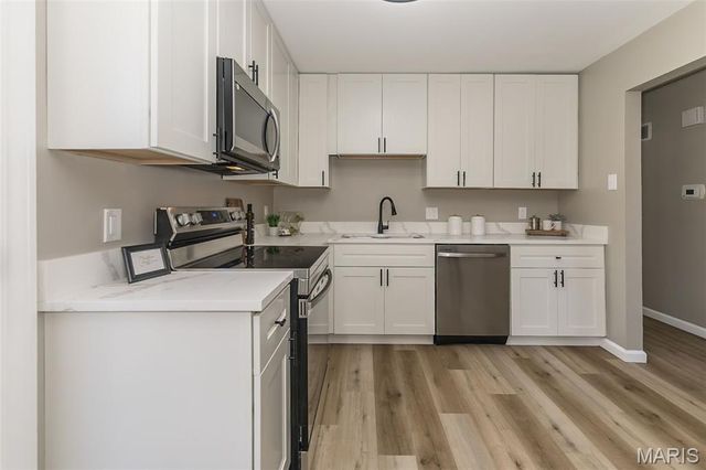 27 Lennox Terrace, Maryland Heights, MO 63043