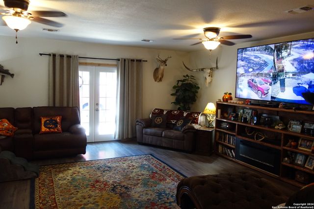 139 Champions Blvd, La Vernia, TX 78121