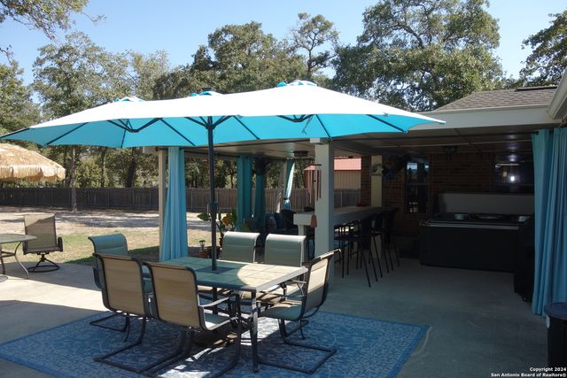 139 Champions Blvd, La Vernia, TX 78121