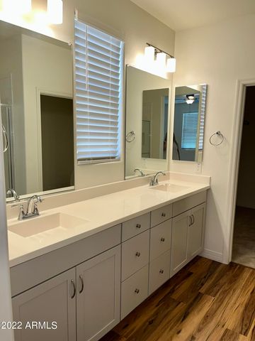 1737 E HAMPTON Lane, Gilbert, AZ 85295