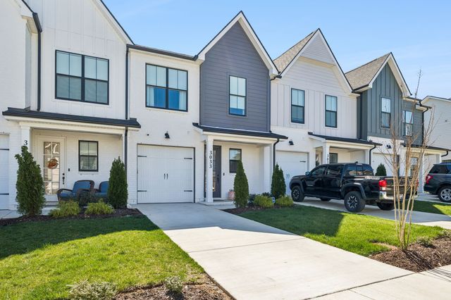 3033 Inman Dr, Thompsons Station, TN 37179