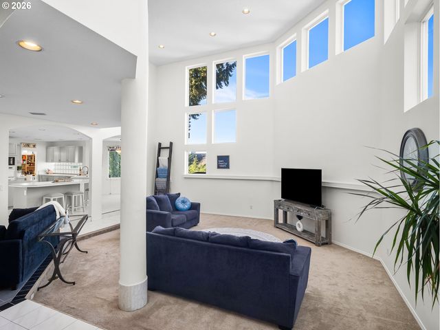 2906 CARRIAGE Way B, West Linn, OR 97068