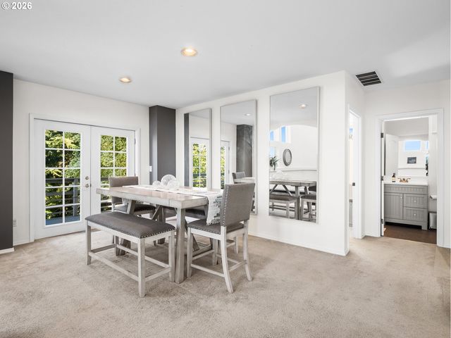 2906 CARRIAGE Way B, West Linn, OR 97068