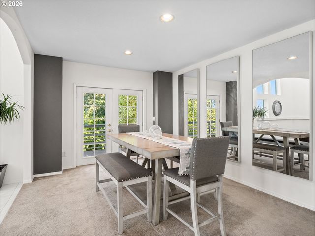 2906 CARRIAGE Way B, West Linn, OR 97068