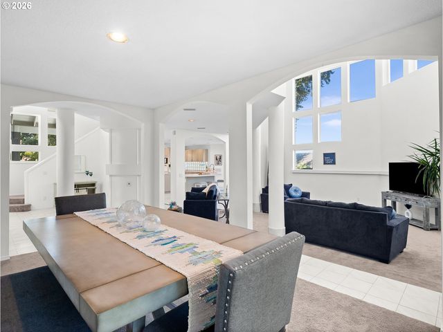 2906 CARRIAGE Way B, West Linn, OR 97068