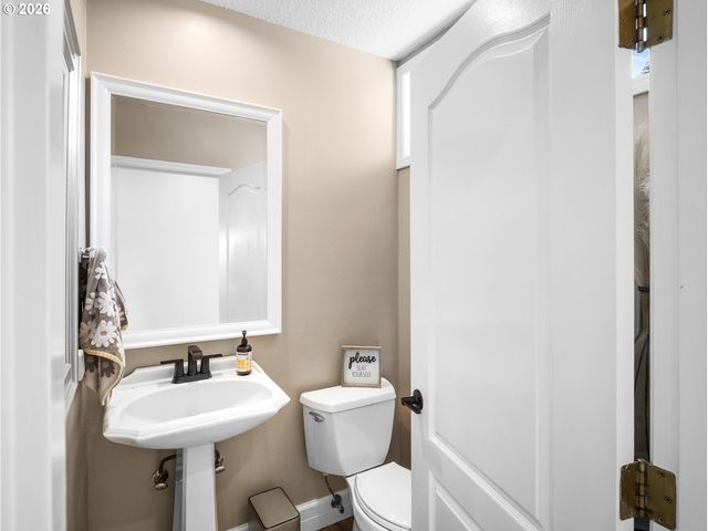 2906 CARRIAGE Way B, West Linn, OR 97068