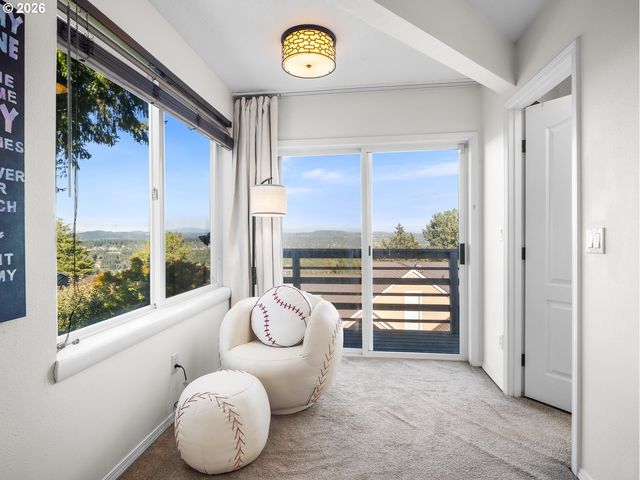2906 CARRIAGE Way B, West Linn, OR 97068