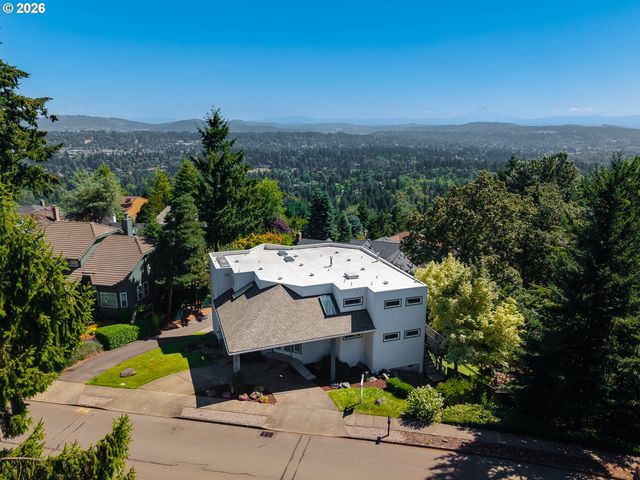 2906 CARRIAGE Way B, West Linn, OR 97068