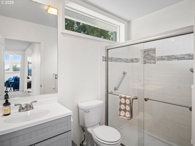 2906 CARRIAGE Way B, West Linn, OR 97068