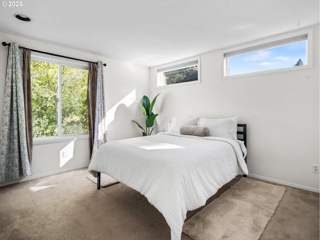 2906 CARRIAGE Way B, West Linn, OR 97068