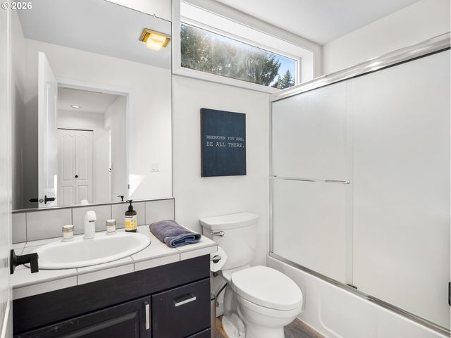 2906 CARRIAGE Way B, West Linn, OR 97068