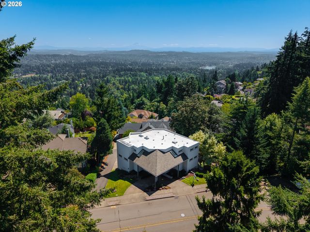 2906 CARRIAGE Way B, West Linn, OR 97068