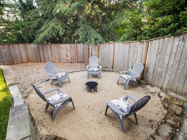 2906 CARRIAGE Way B, West Linn, OR 97068