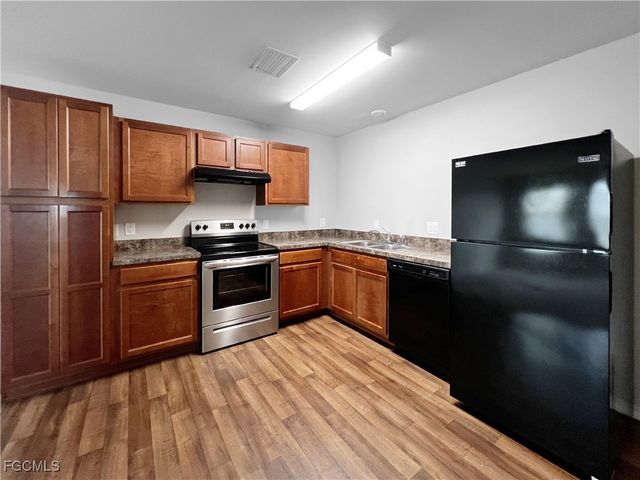 18273 Gibraltar LN, Lehigh Acres, FL 33936