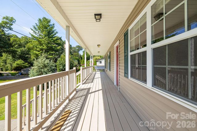 76 Selwyn Road, Asheville, NC 28806
