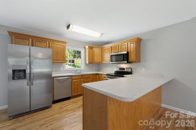 76 Selwyn Road, Asheville, NC 28806