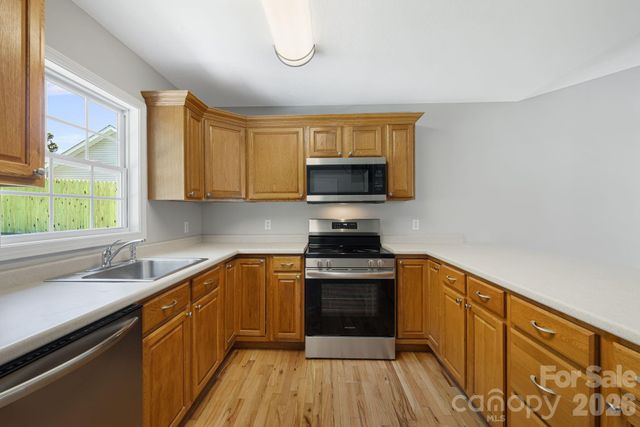 76 Selwyn Road, Asheville, NC 28806