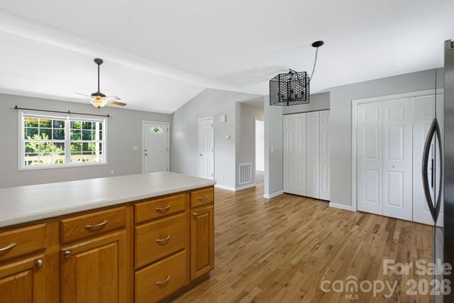 76 Selwyn Road, Asheville, NC 28806